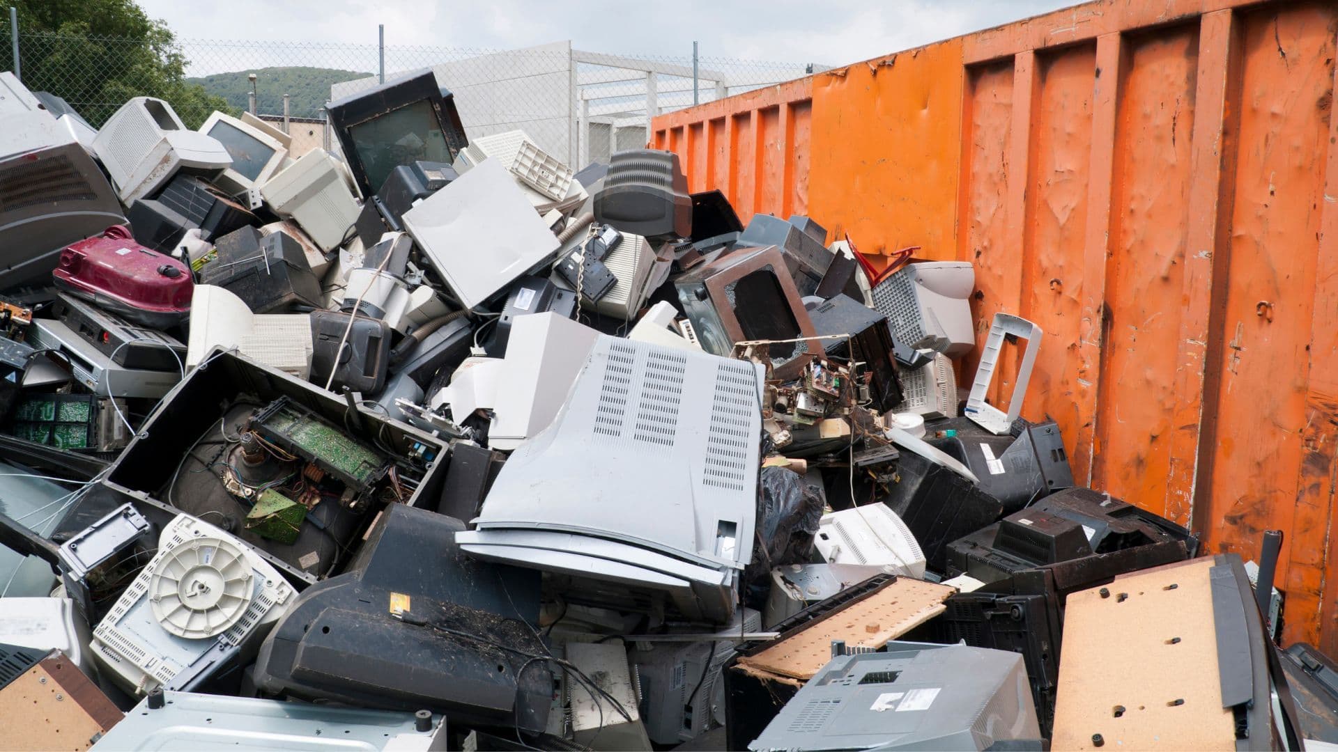 What happens to E-waste in Singapore?